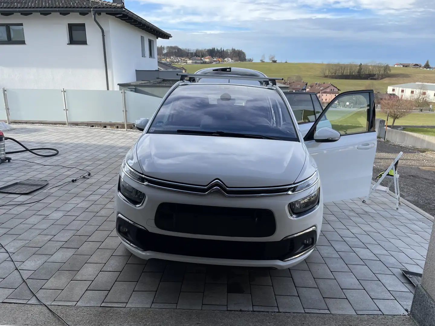 Citroen Grand C4 Picasso BlueHDI 120 S&S 6-Gang Feel Weiß - 1