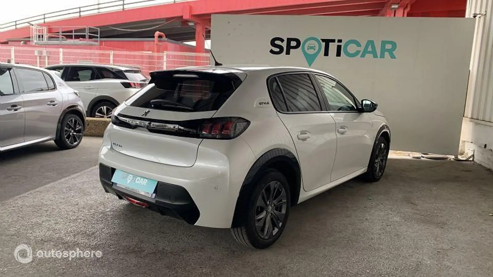 Peugeot 208 e-208 136ch Style - 2