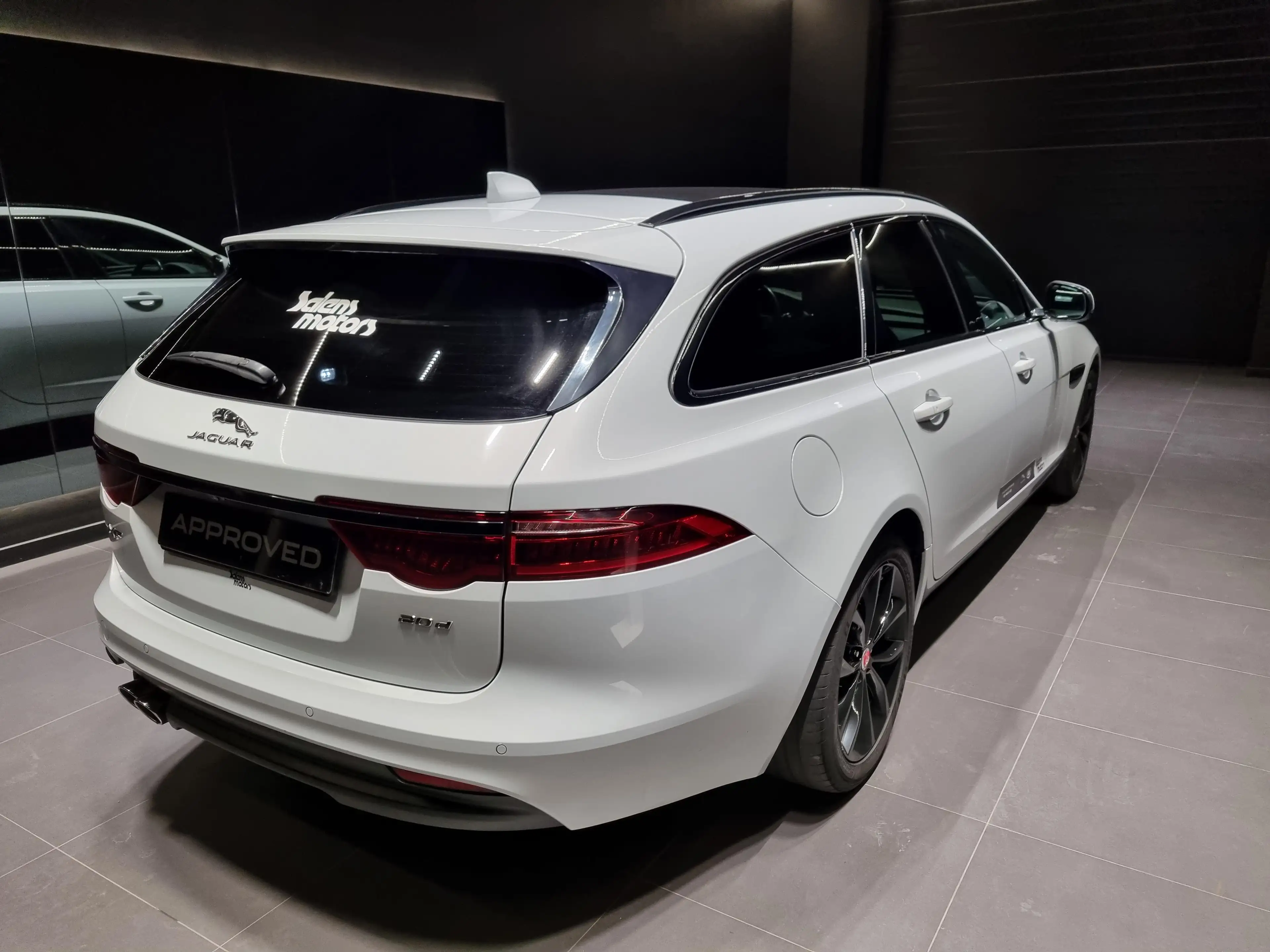 Jaguar XF SPORTBREAK PRESTIGE — photo 2