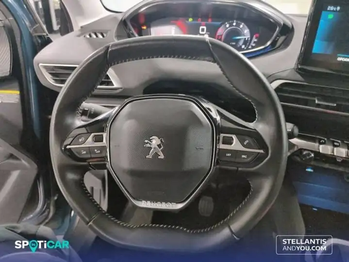Peugeot 3008 1.2 PureTech S&S Style (2021) 2021, foto 16