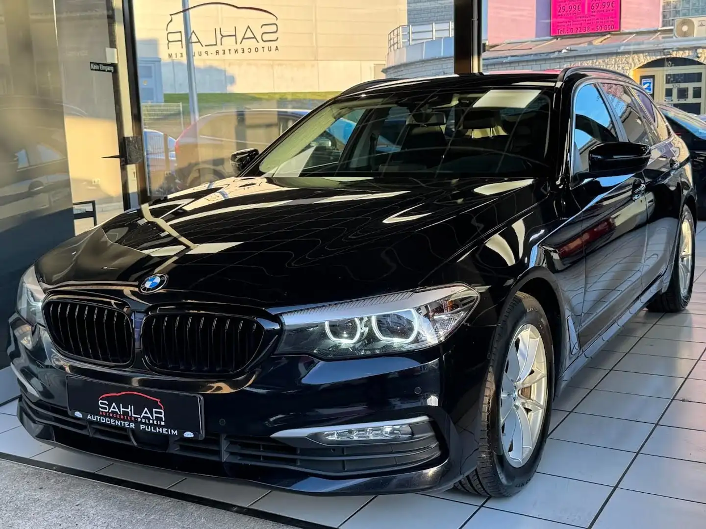 BMW 520 520 d°NAVI°HEAD UP°LED°KLIMAAUT°SPO Noir - 2