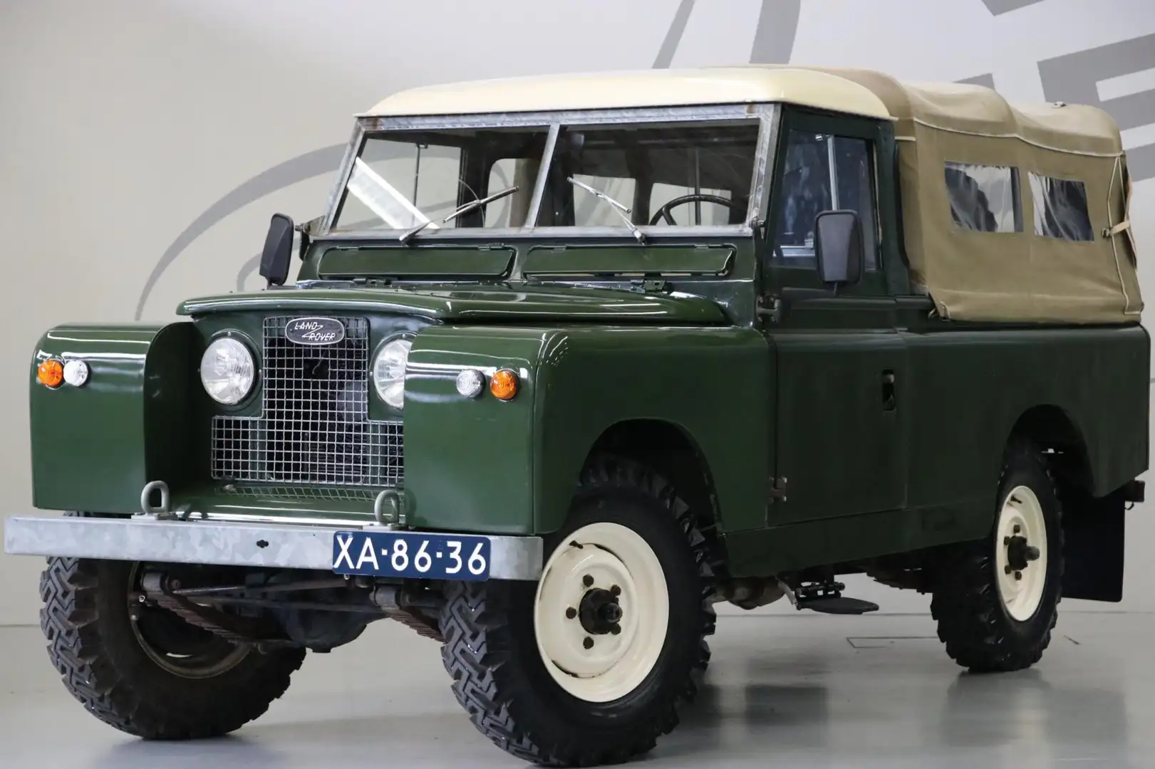 Land Rover Series 109-E II Zielony - 1
