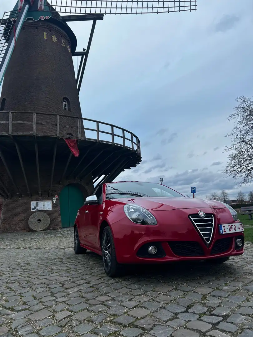 Alfa Romeo Giulietta 1.4 TB 16V Multiair Turismo Rood - 1