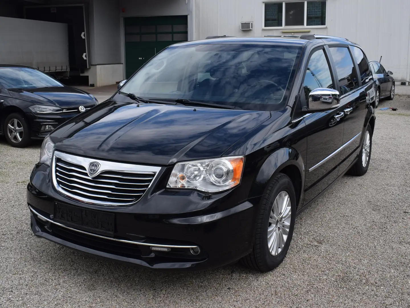Lancia Voyager 2,8 CRD Platinum Schwarz - 1
