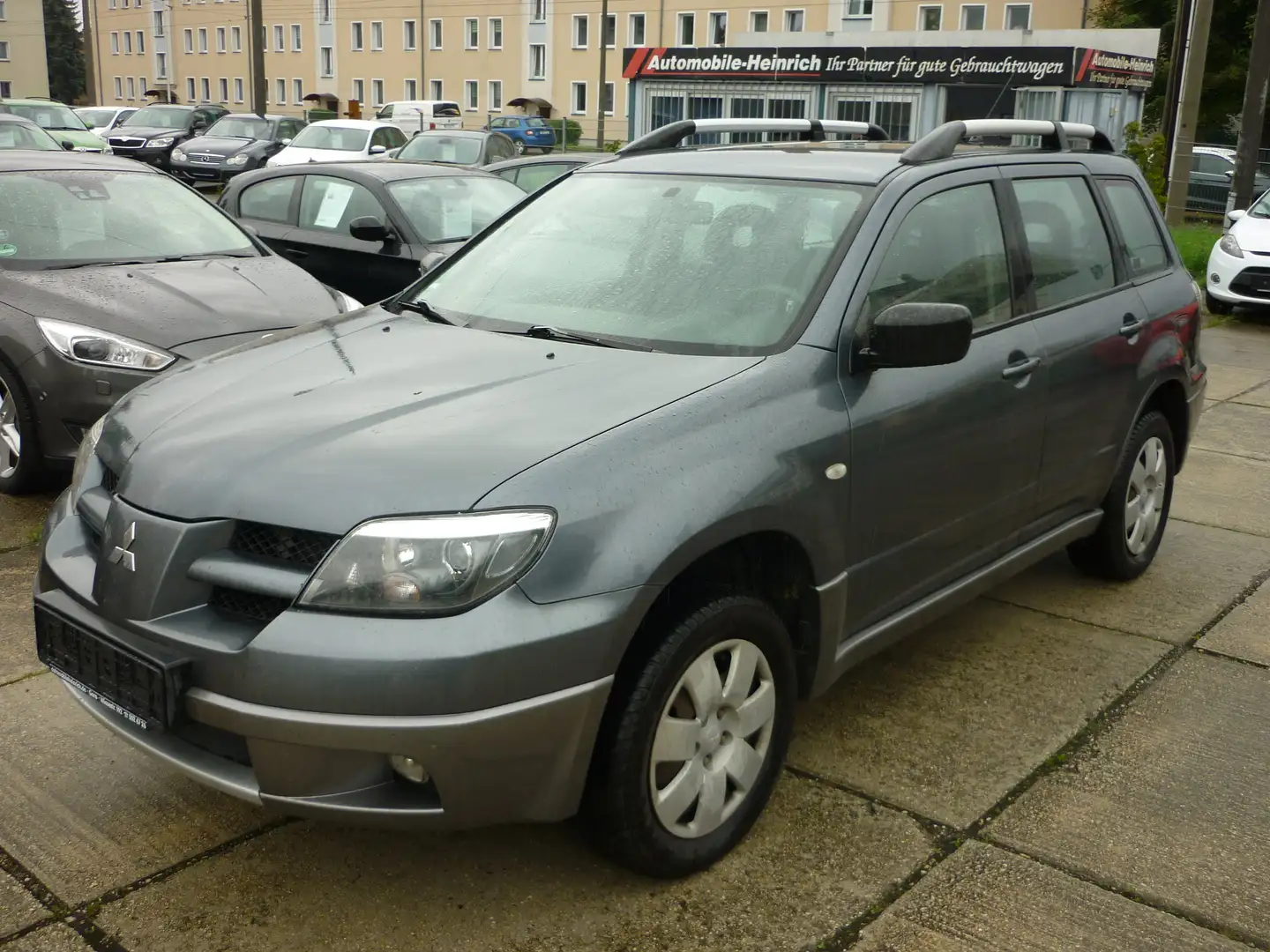 Mitsubishi Outlander 2.0 Comfort AHK...! HU/AU gültig bis 11/2026! Gris - 1