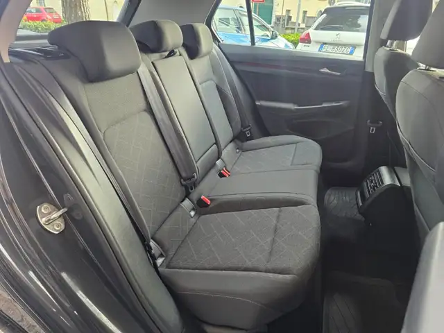 Volkswagen Golf view 12