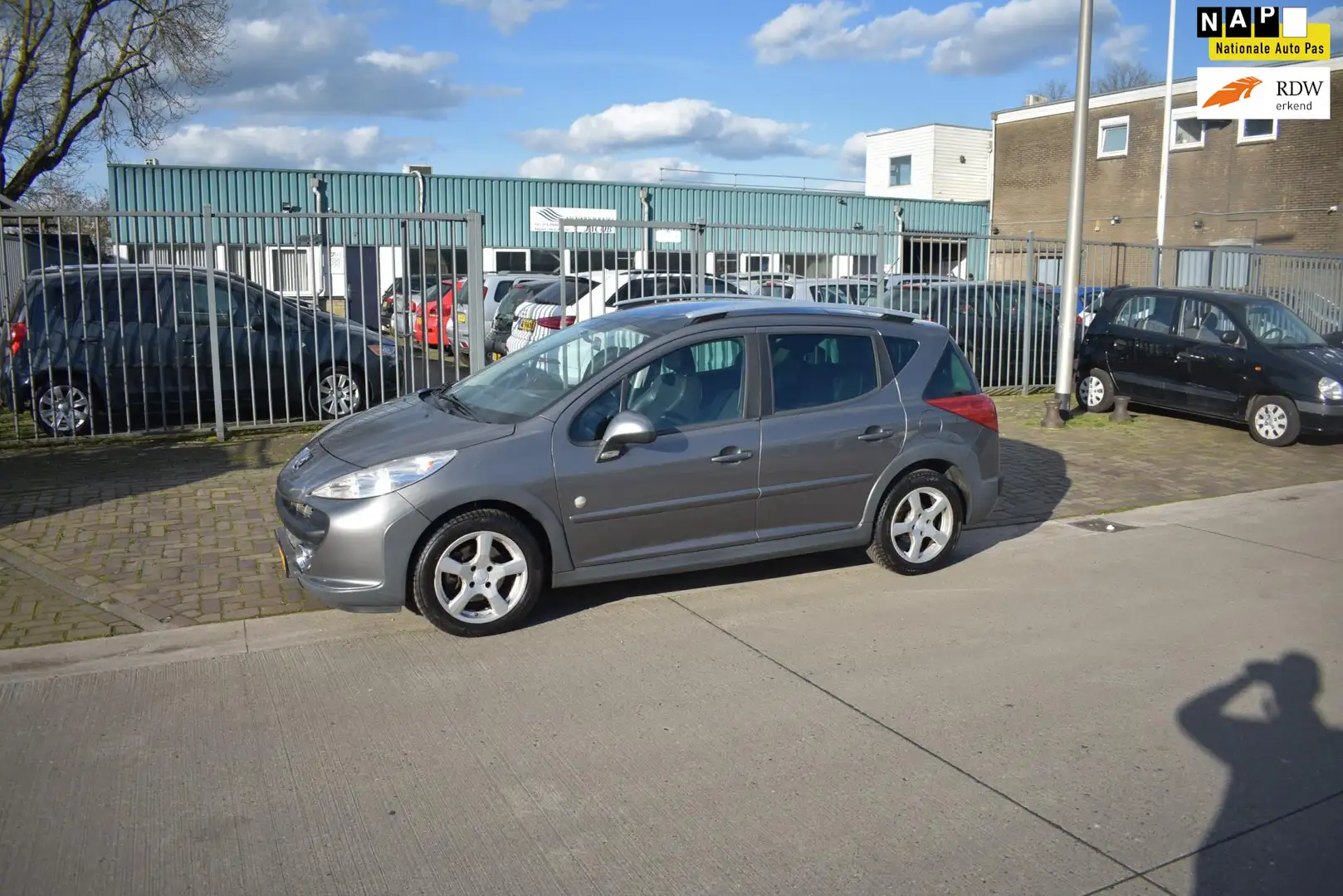 Peugeot 207 SW Outdoor 1.6 VTi XS Grijs - 1