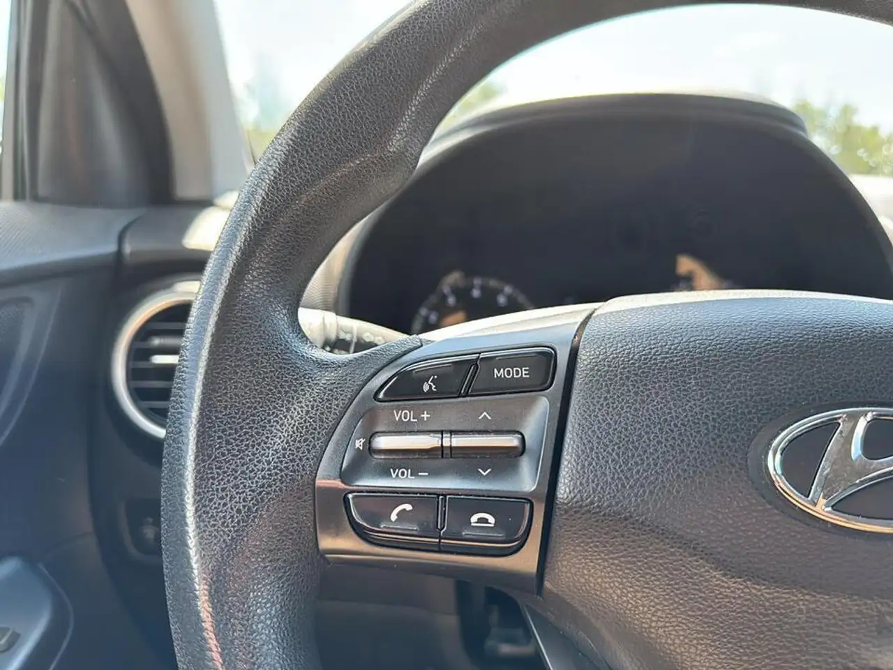 Hyundai KONA снимка Hyundai KONA