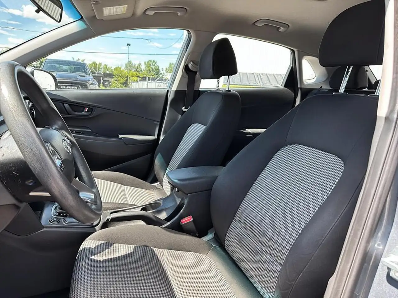 Hyundai KONA снимка Hyundai KONA