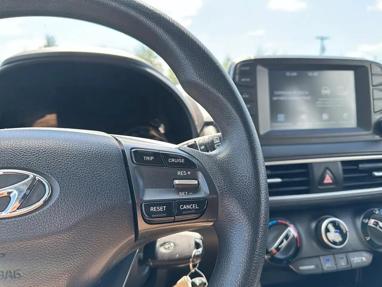 Hyundai KONA снимка Hyundai KONA
