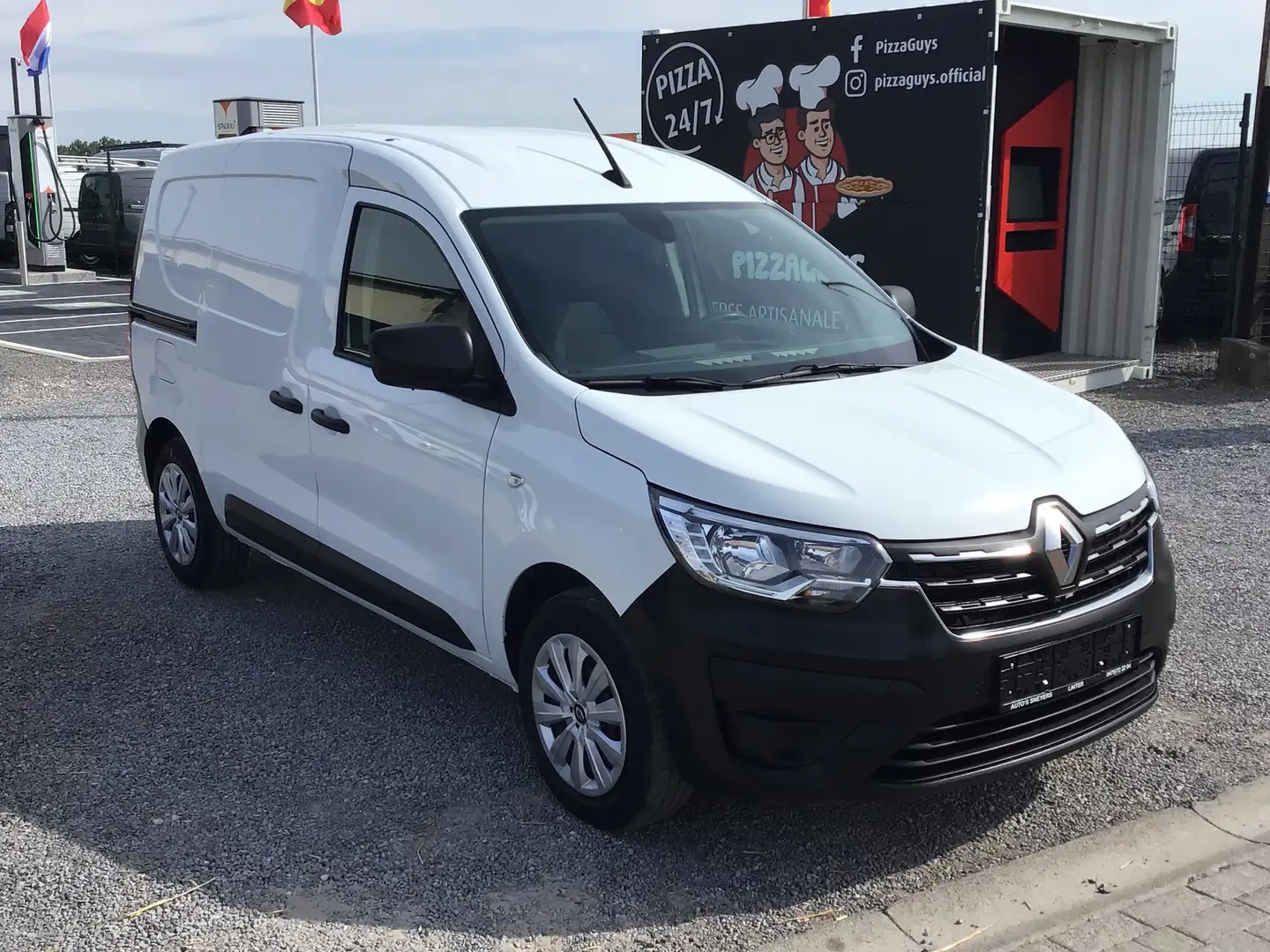 Renault Express 15dci 2024 39000km full/option 12950e EX btw Белый - 1