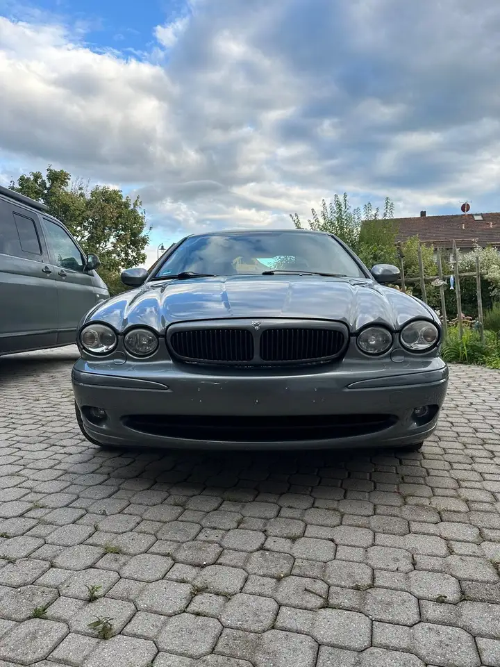 Jaguar X-Type
