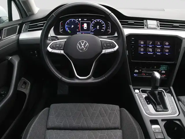 Volkswagen Passat view 15