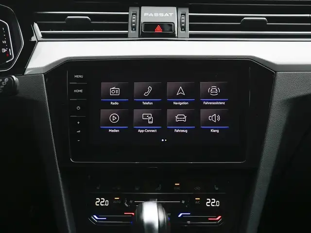 Volkswagen Passat view 14