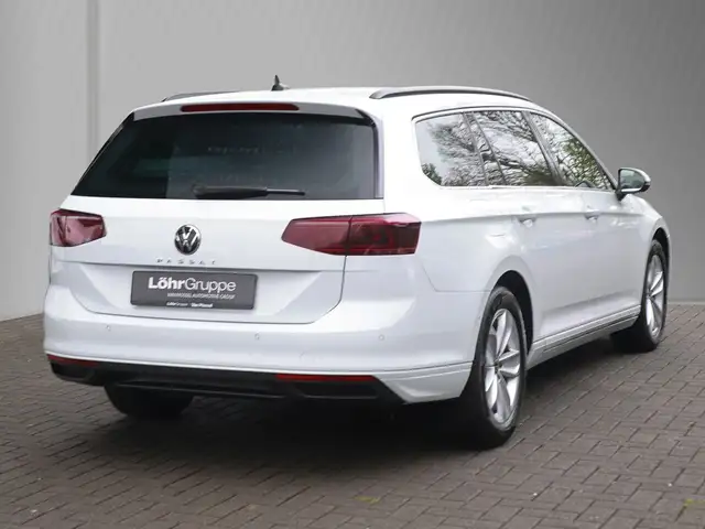 Volkswagen Passat view 6