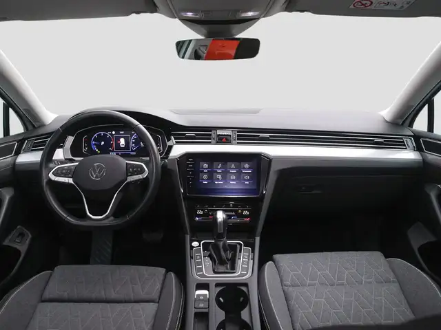 Volkswagen Passat view 13