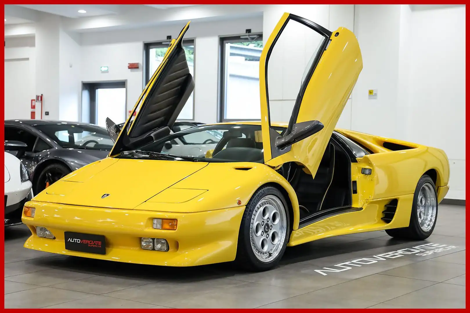 Lamborghini Diablo ITALIANA - SERVICE BOOK - UNI. PROP. Giallo - 1