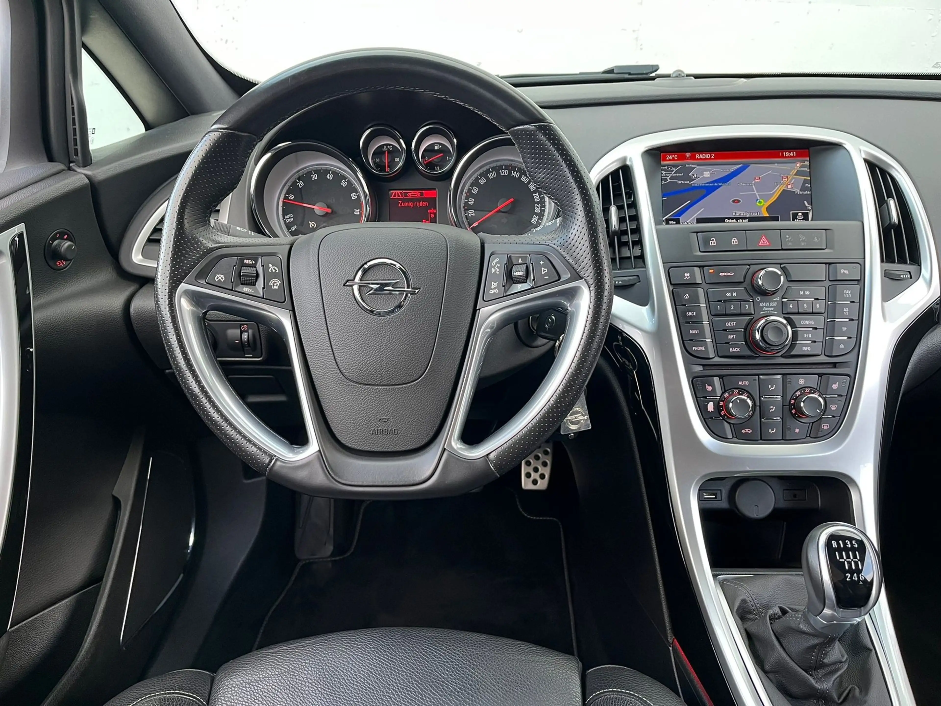 Opel Astra GTC 1.6 Turbo 200 pk Sport | NAP | clima | navi | — photo 6
