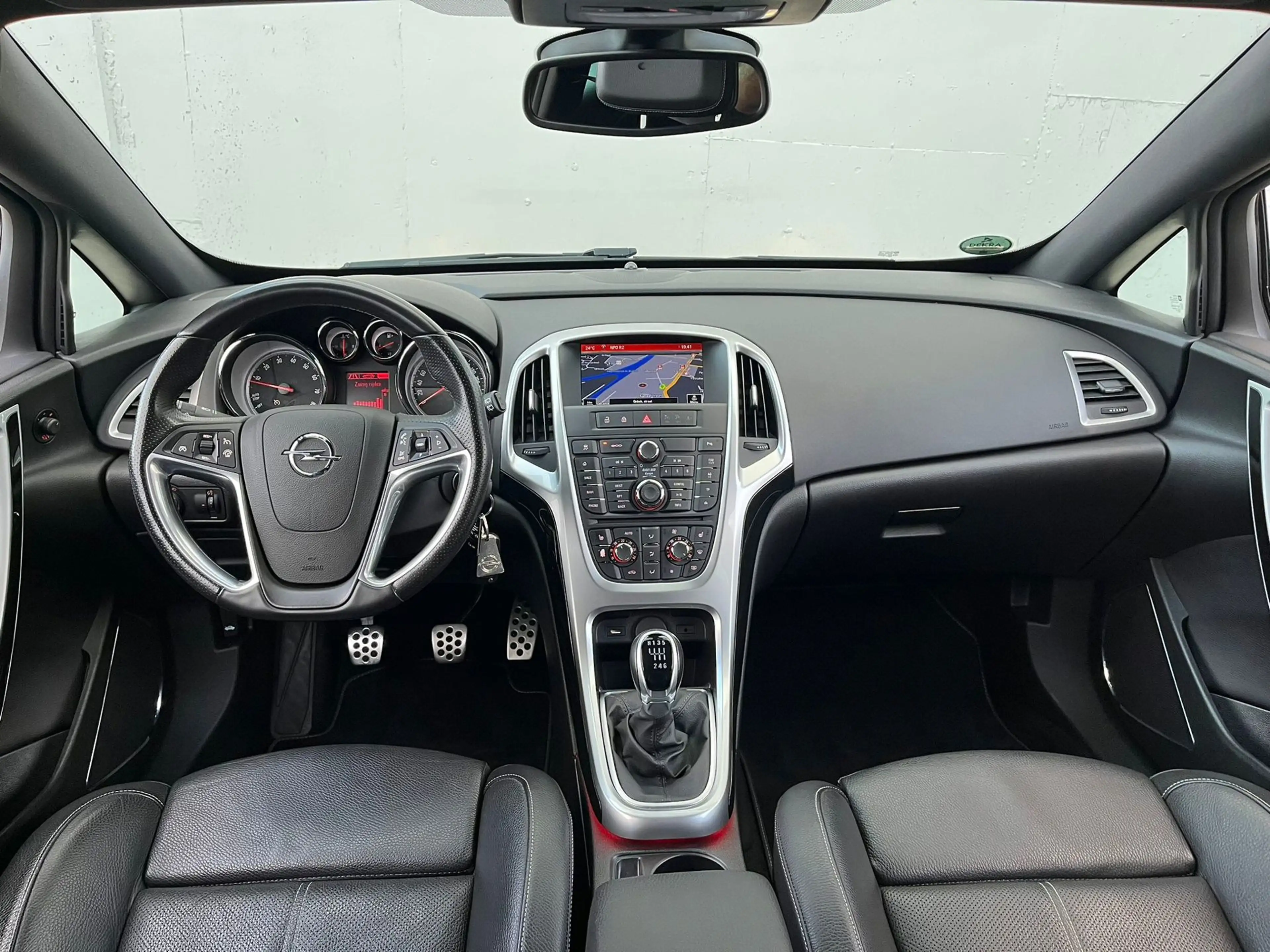 Opel Astra GTC 1.6 Turbo 200 pk Sport | NAP | clima | navi | — photo 5