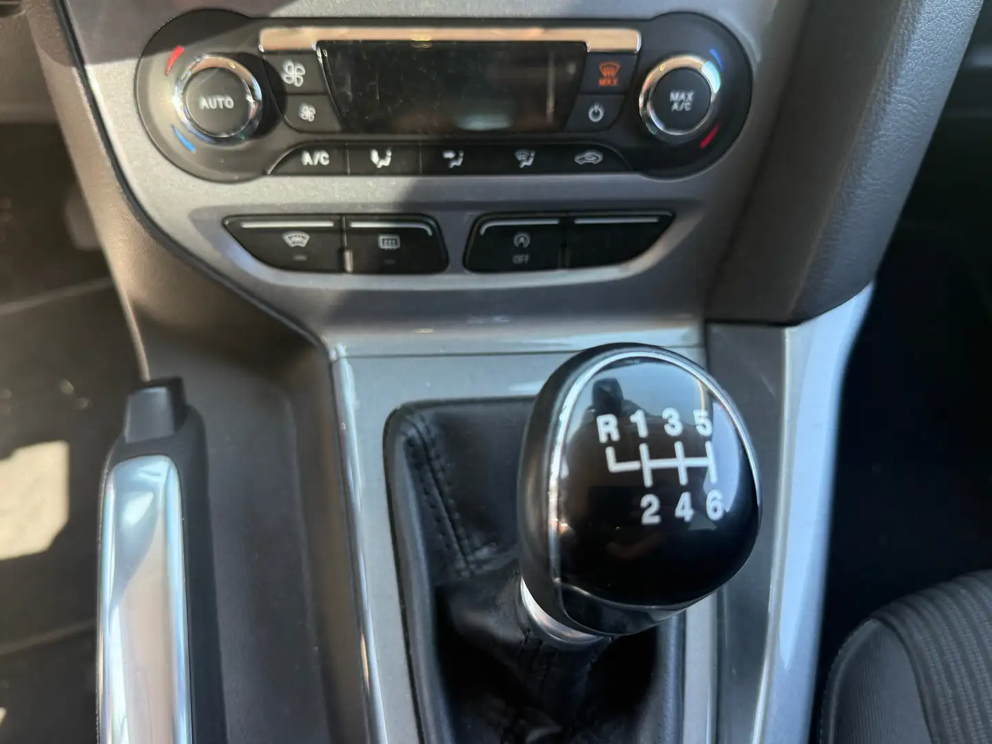 Ford Focus Titanium Rot - 2