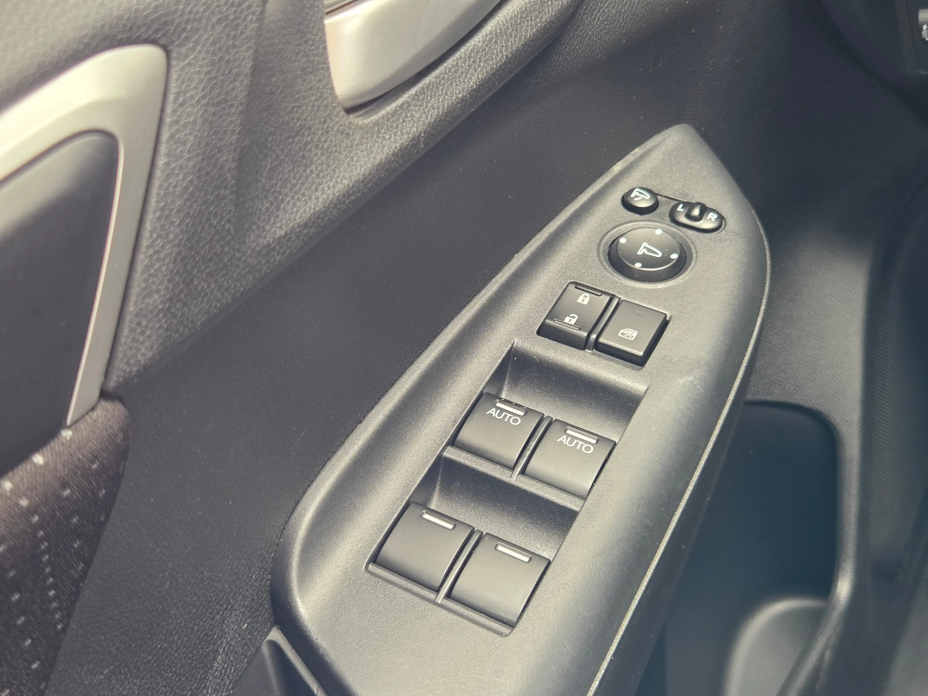 Honda Jazz 1.3 i-VTEC Elegance | Achteruitrijcamera | Cruise — photo 30