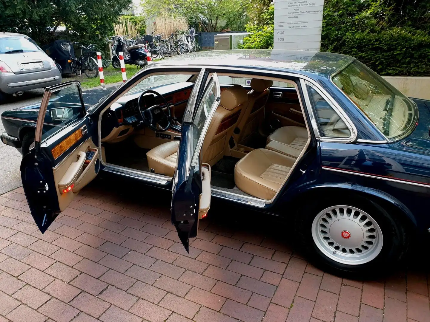 Jaguar Daimler Vanden Plas 4.0 l Autom.1990 aus 2.Hand Kék - 2