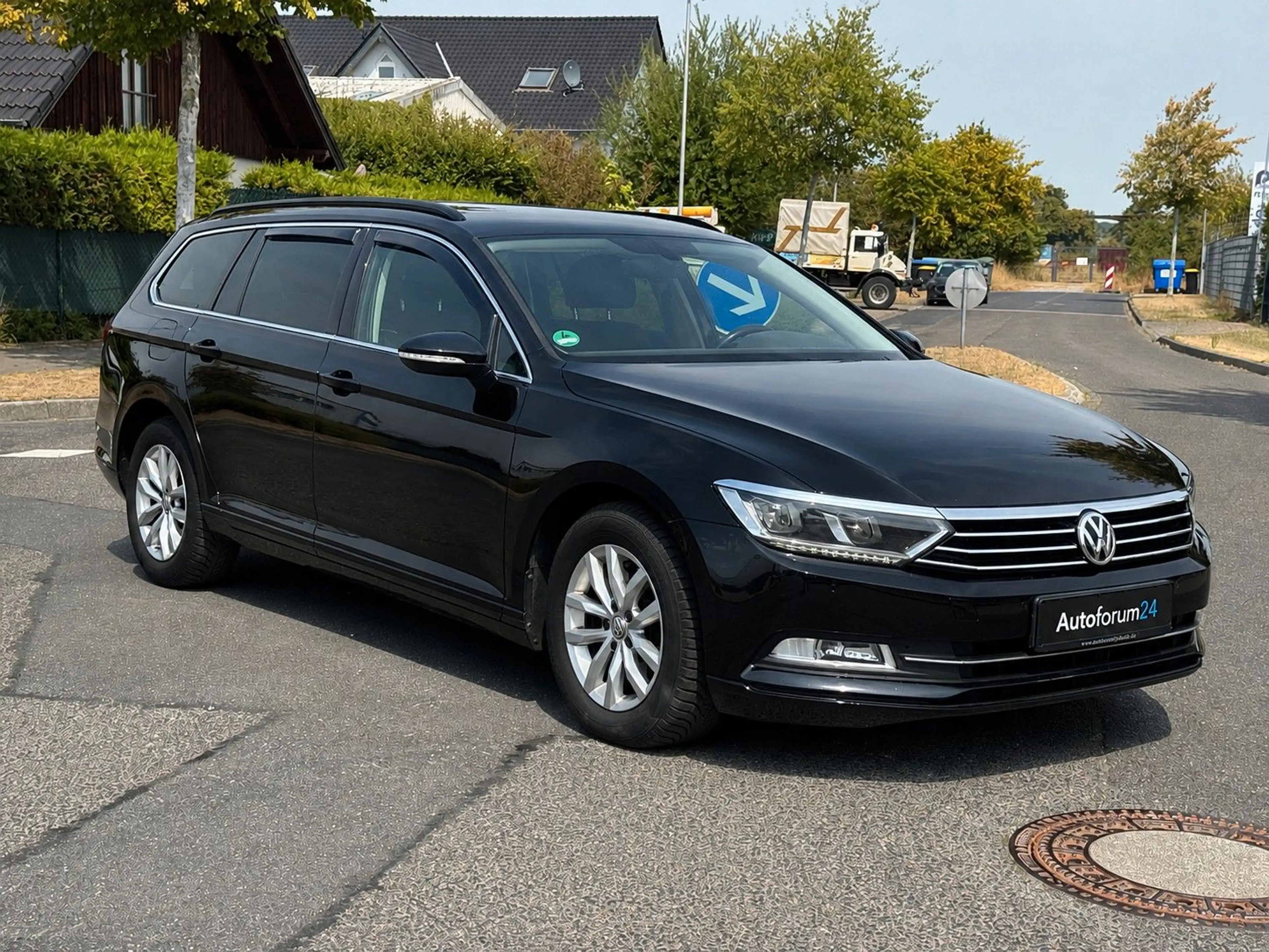 Volkswagen Passat Variant Comfortline BMT *Garantie*Autom.* — photo 6