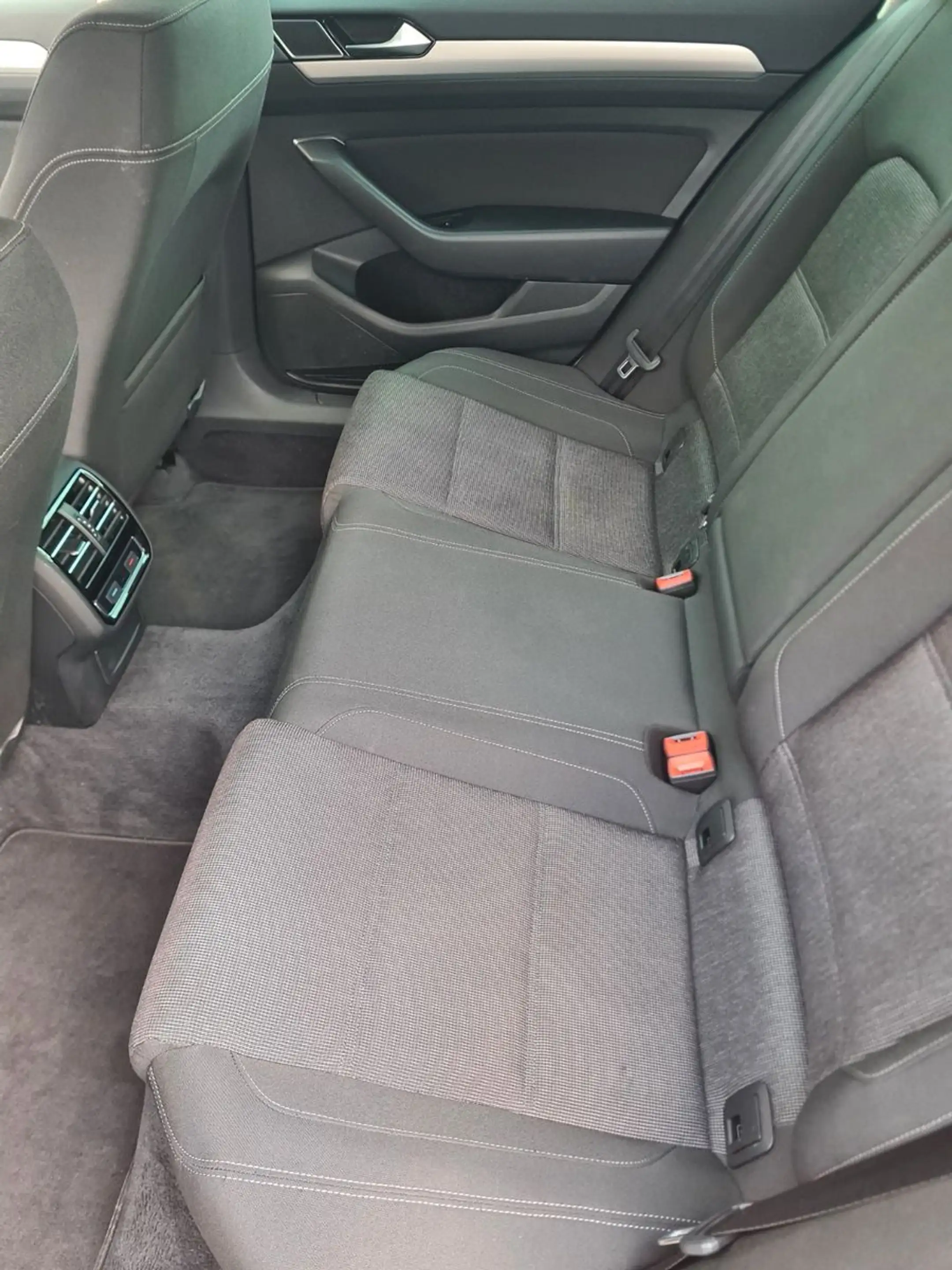 Volkswagen Passat Variant Comfortline BMT *Garantie*Autom.* — photo 13