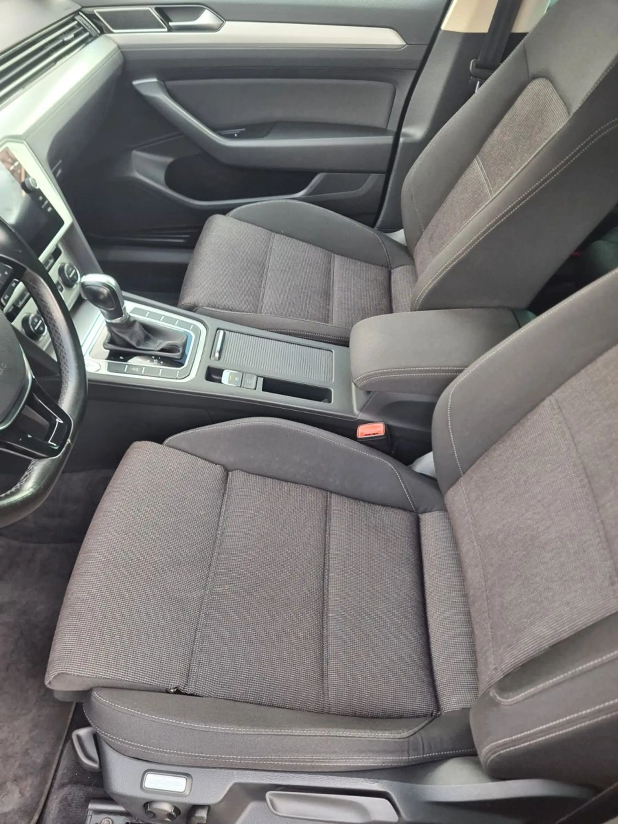 Volkswagen Passat Variant Comfortline BMT *Garantie*Autom.* — photo 12