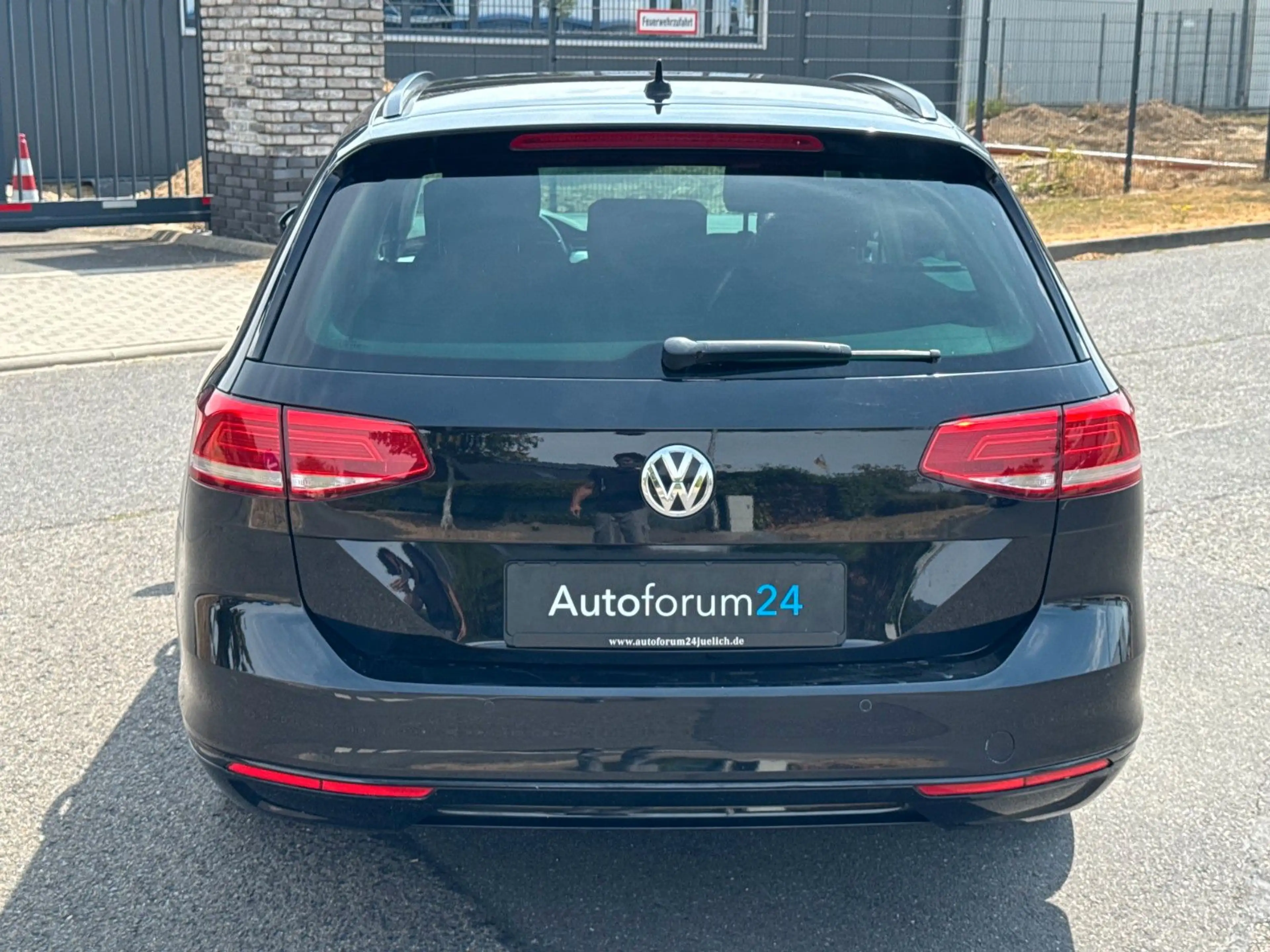 Volkswagen Passat Variant Comfortline BMT *Garantie*Autom.* — photo 4