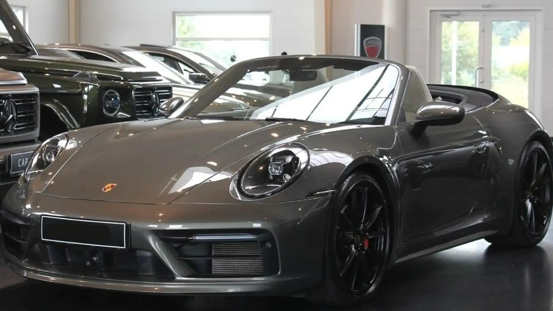 Porsche 992 Carrera 4S Cabriolet PDK Verde - 2