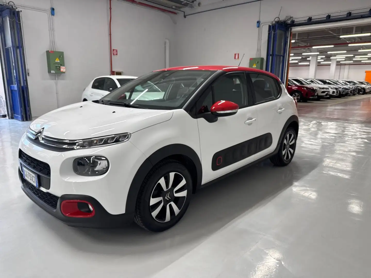 Citroen C3 PureTech 83 S&S Shine Neo Patentati Bianco - 2