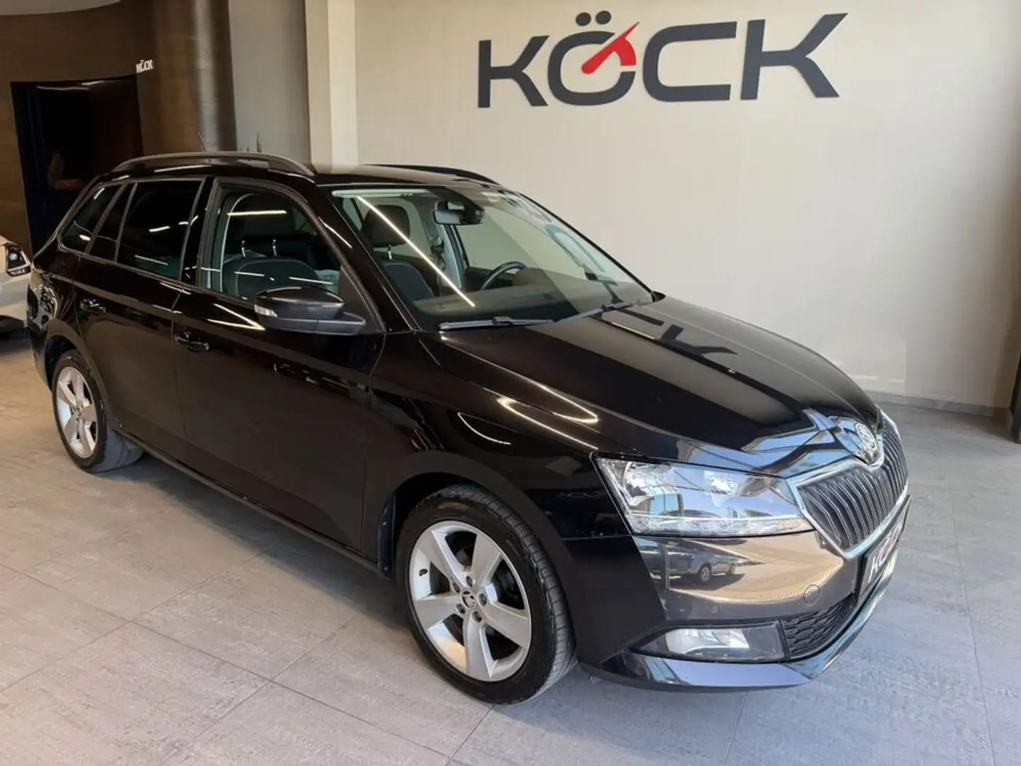 Skoda Fabia Style Schwarz - 2