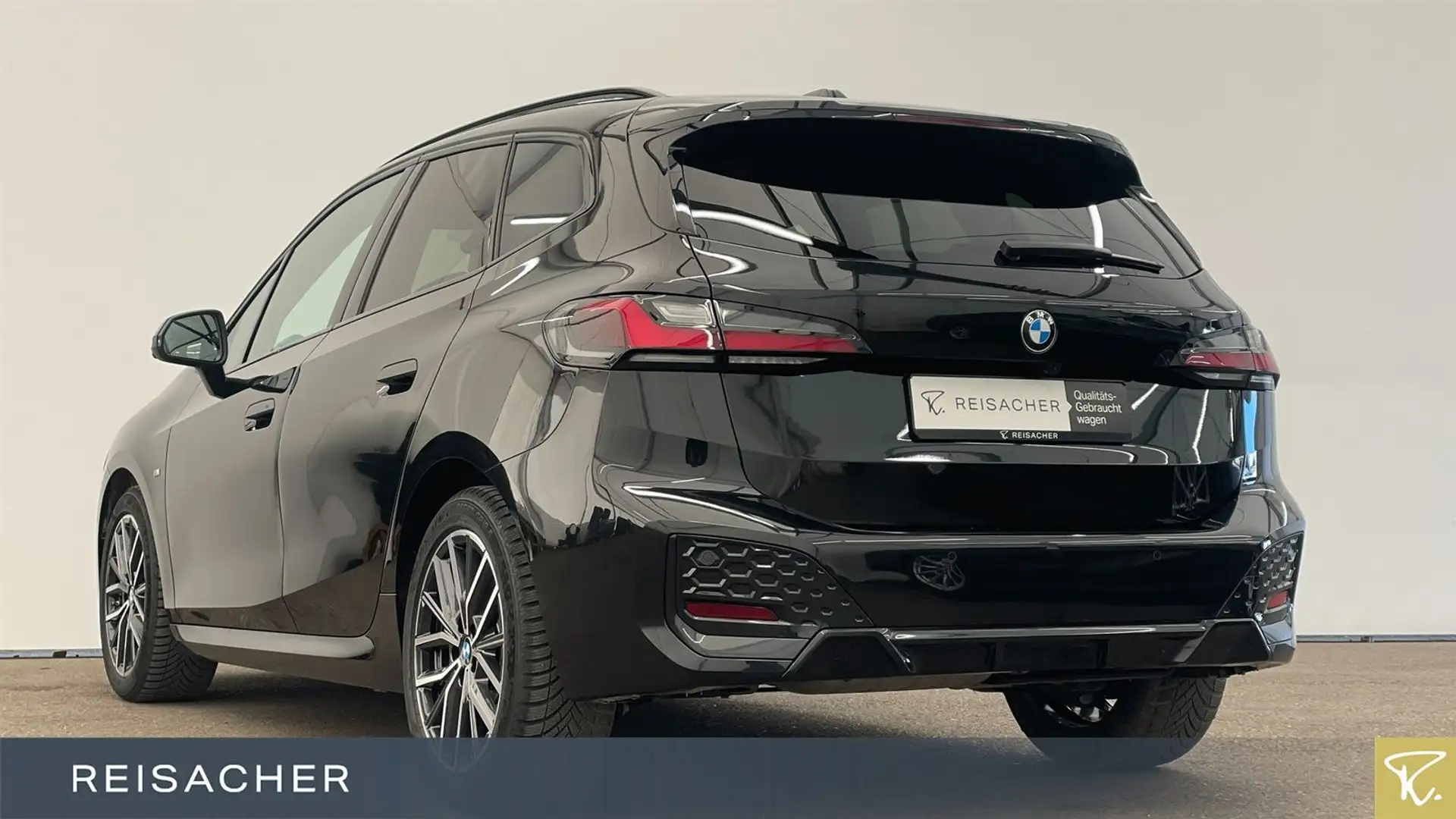 BMW 218 218d A ActiveTou MSport AHK Pano 360 HuD H&K 18" Schwarz - 2