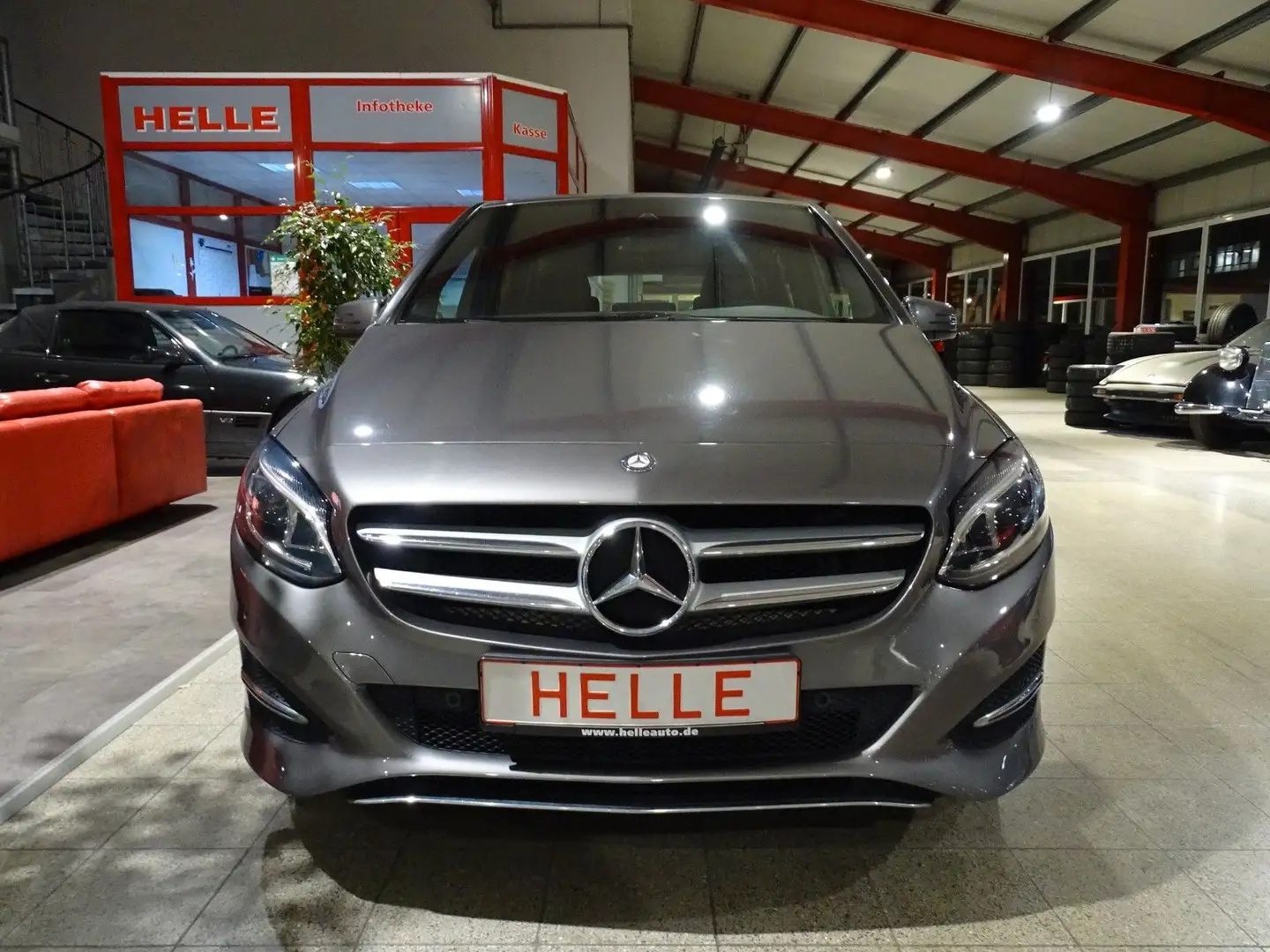 Mercedes-Benz B 200 Urban*AHK+LED+PDC+LEDER+NAVI+SHZ Gris - 2