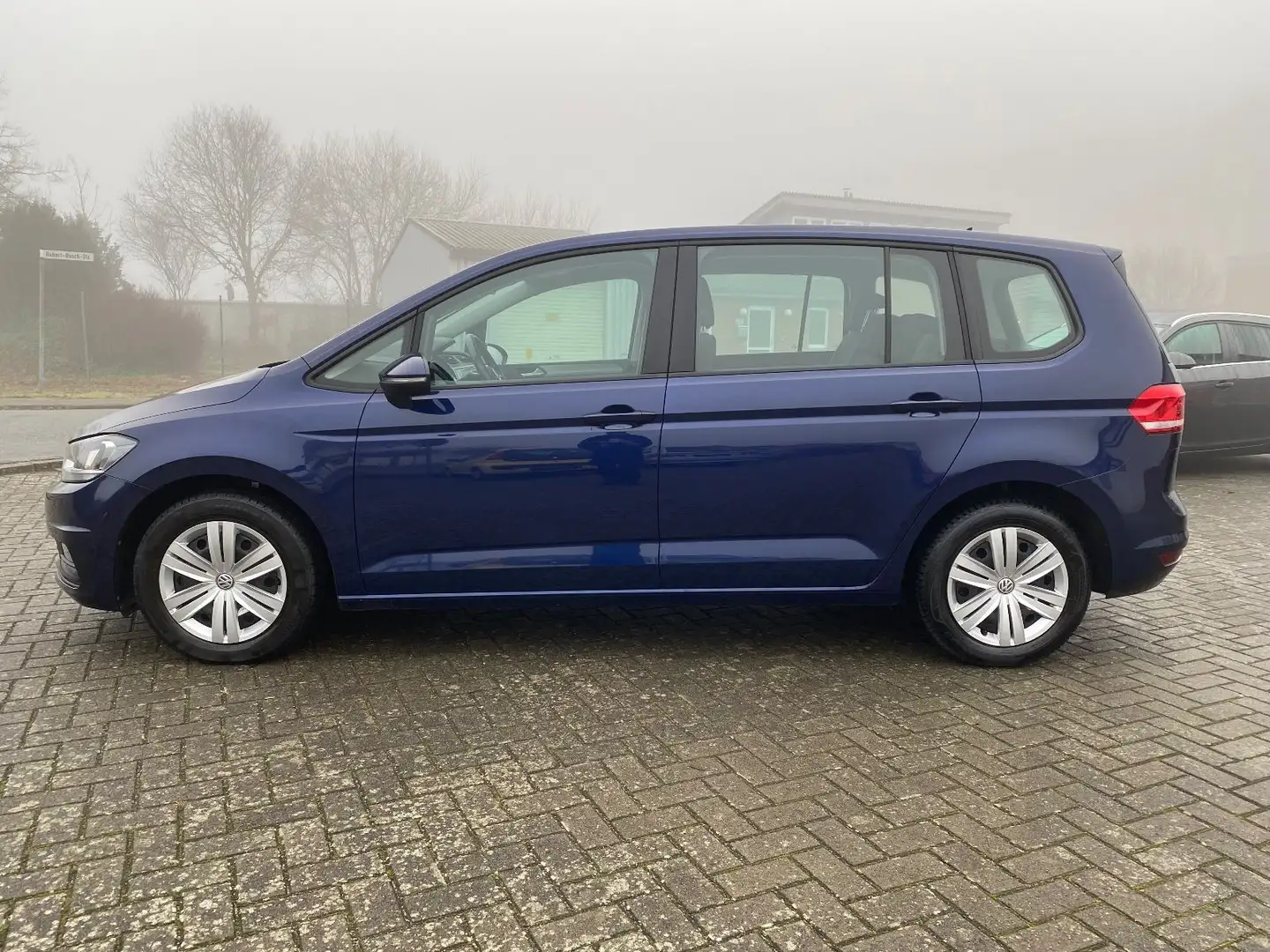 Volkswagen Touran Trendline 1,2 TSI BMT 1.Hand nur 38Tkm Bleu - 2