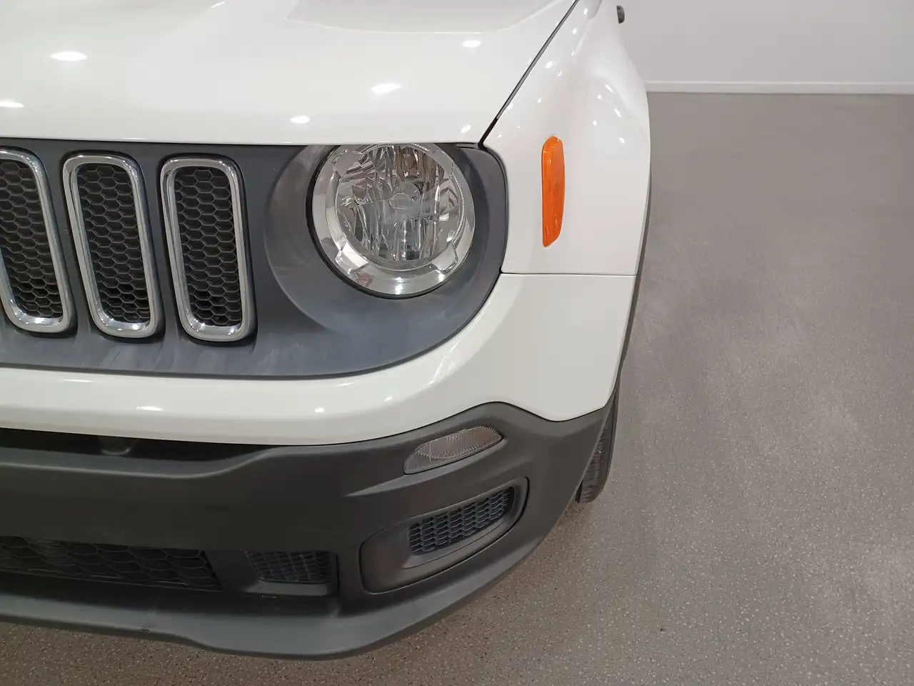 Jeep Renegade снимка Jeep Renegade