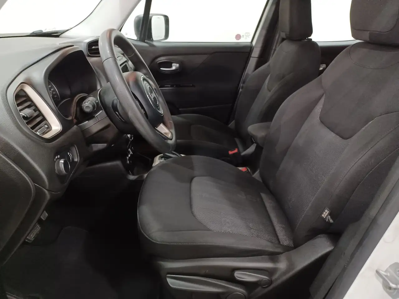 Jeep Renegade снимка Jeep Renegade