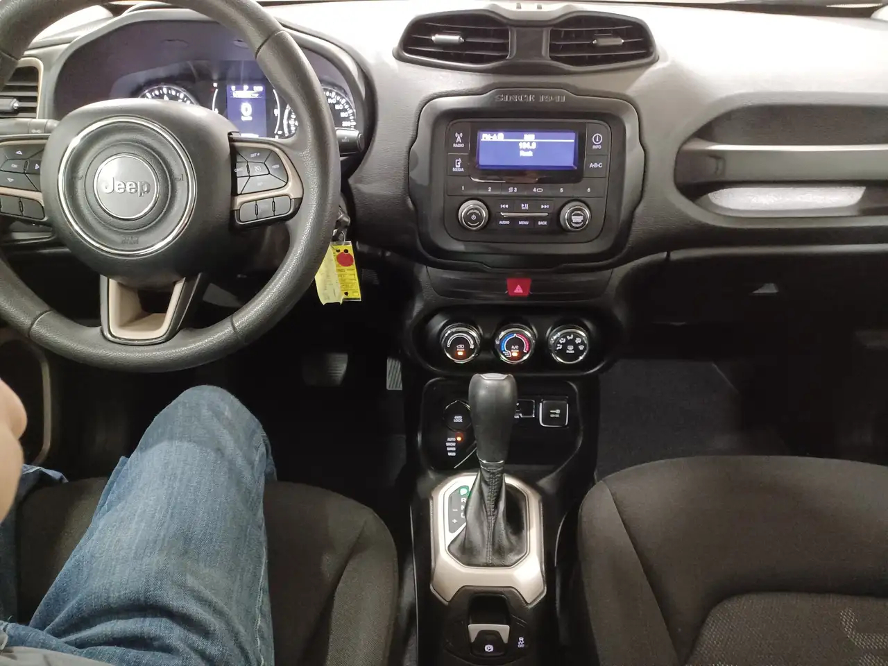 Jeep Renegade снимка Jeep Renegade
