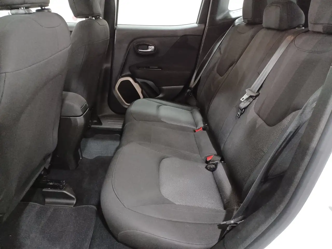Jeep Renegade снимка Jeep Renegade