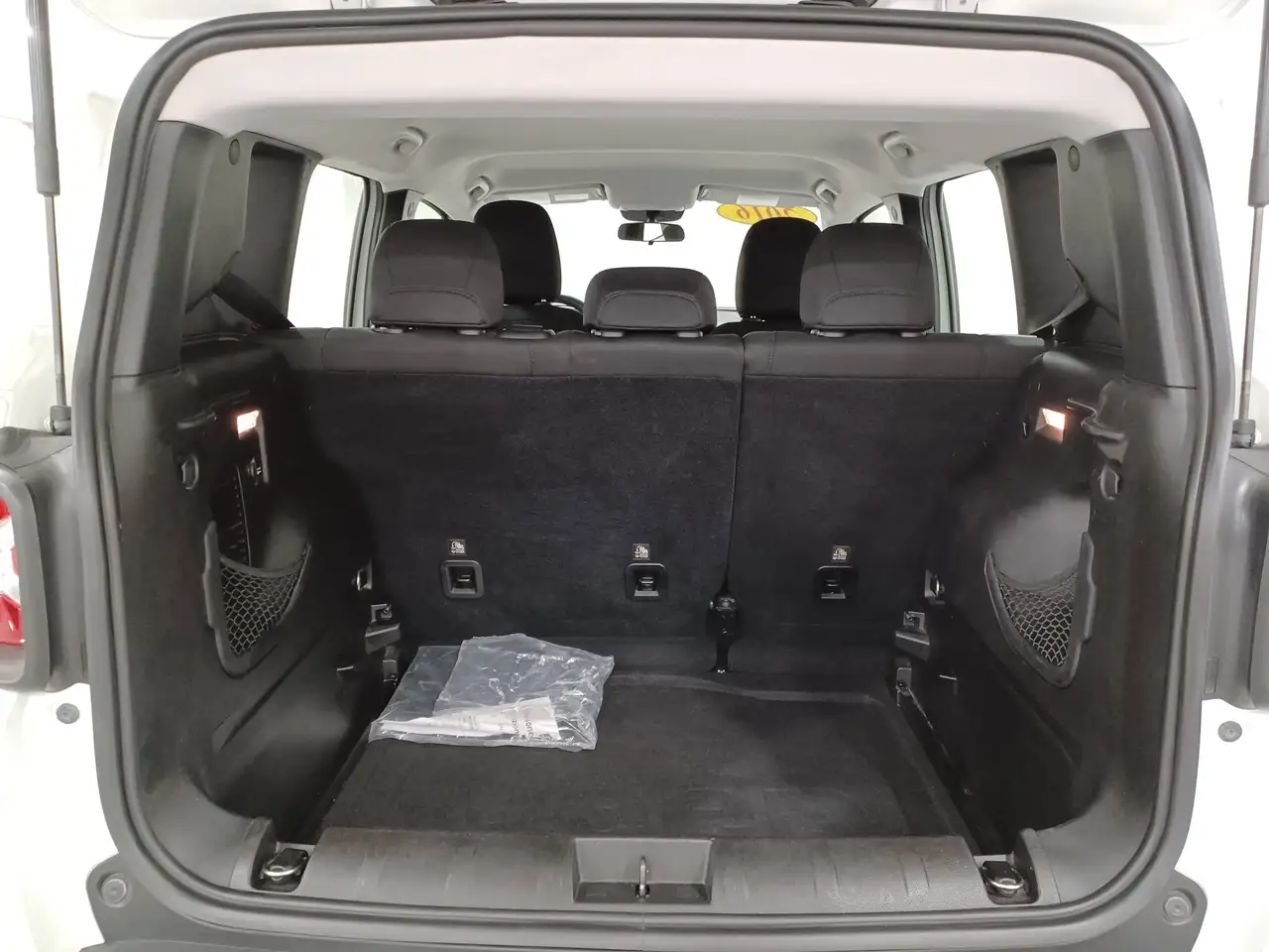 Jeep Renegade снимка Jeep Renegade