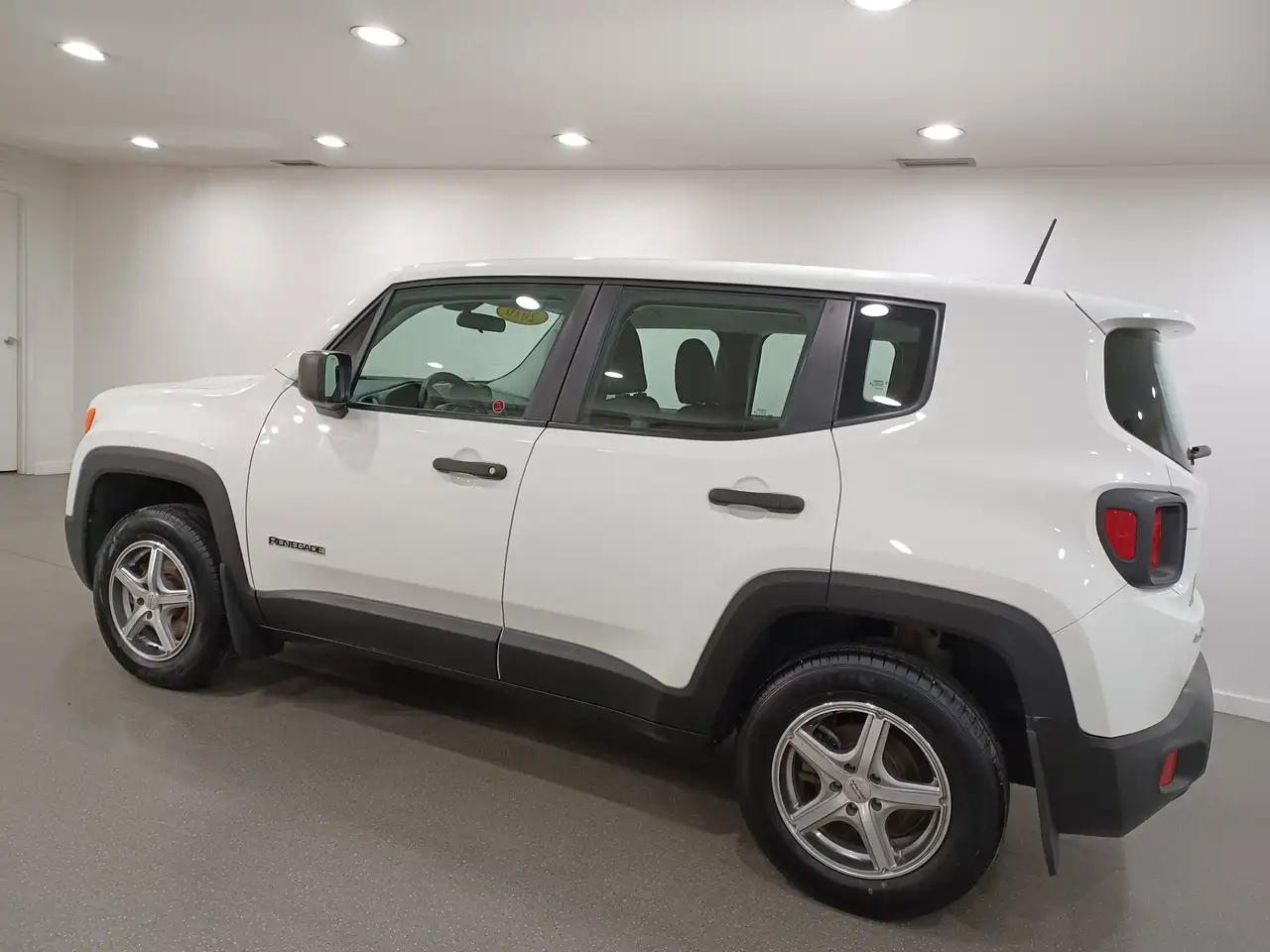 Jeep Renegade снимка Jeep Renegade