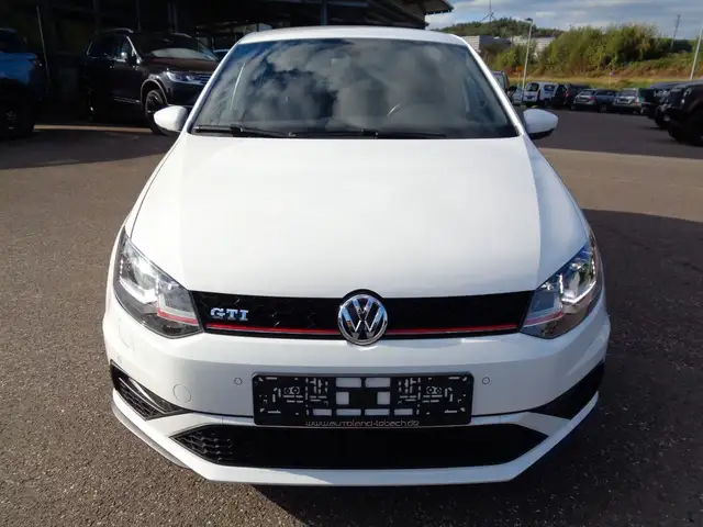Volkswagen Polo view 2