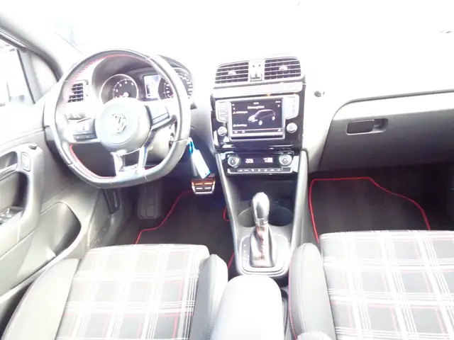 Volkswagen Polo view 12