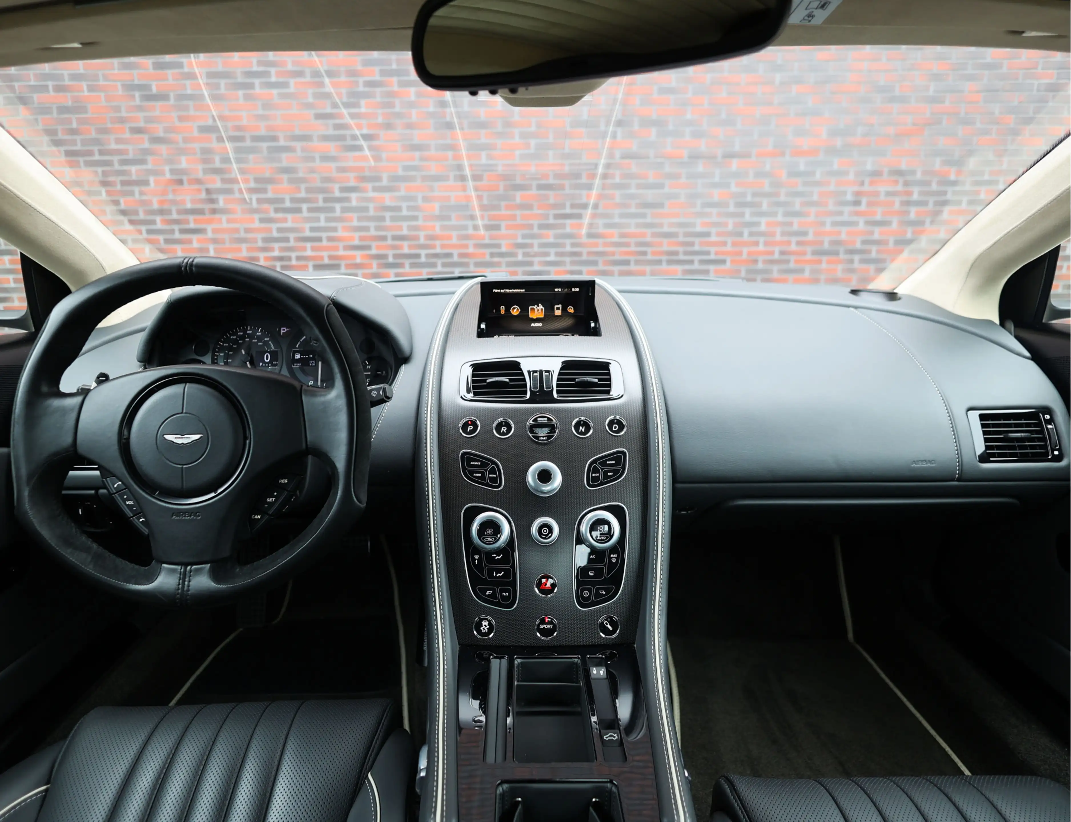 Aston Martin DB9 5.9 V12 GT | Scintilla Silver - One-77 stuur — photo 3