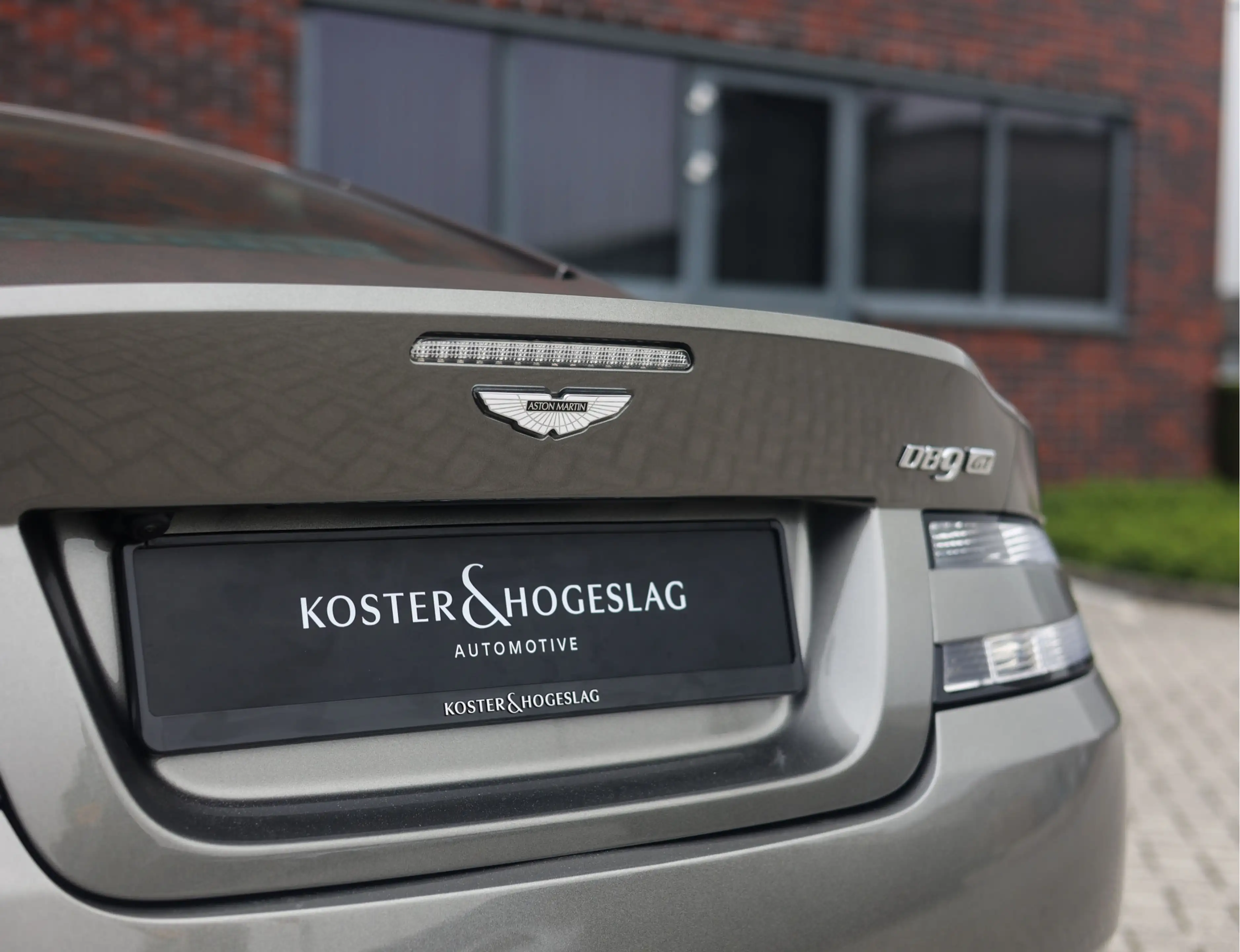 Aston Martin DB9 5.9 V12 GT | Scintilla Silver - One-77 stuur — photo 11