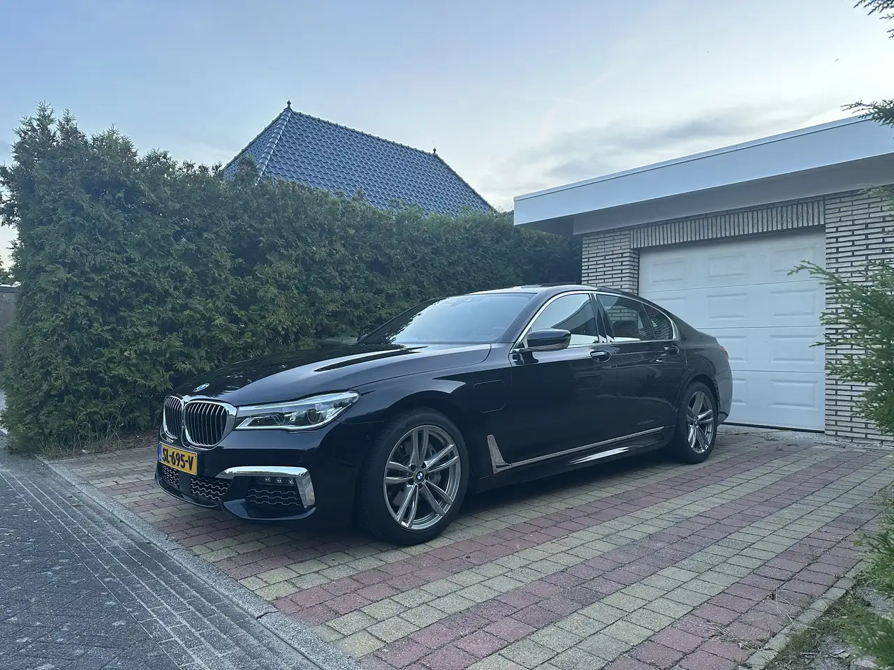BMW 740