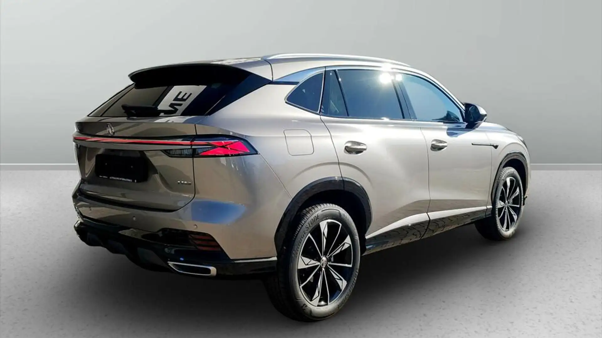 MG HS 1.5 Luxury - 2