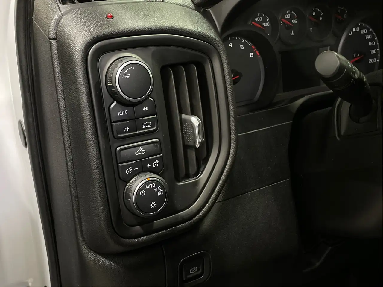 Chevrolet Silverado 1500 снимка Chevrolet Silverado 1500