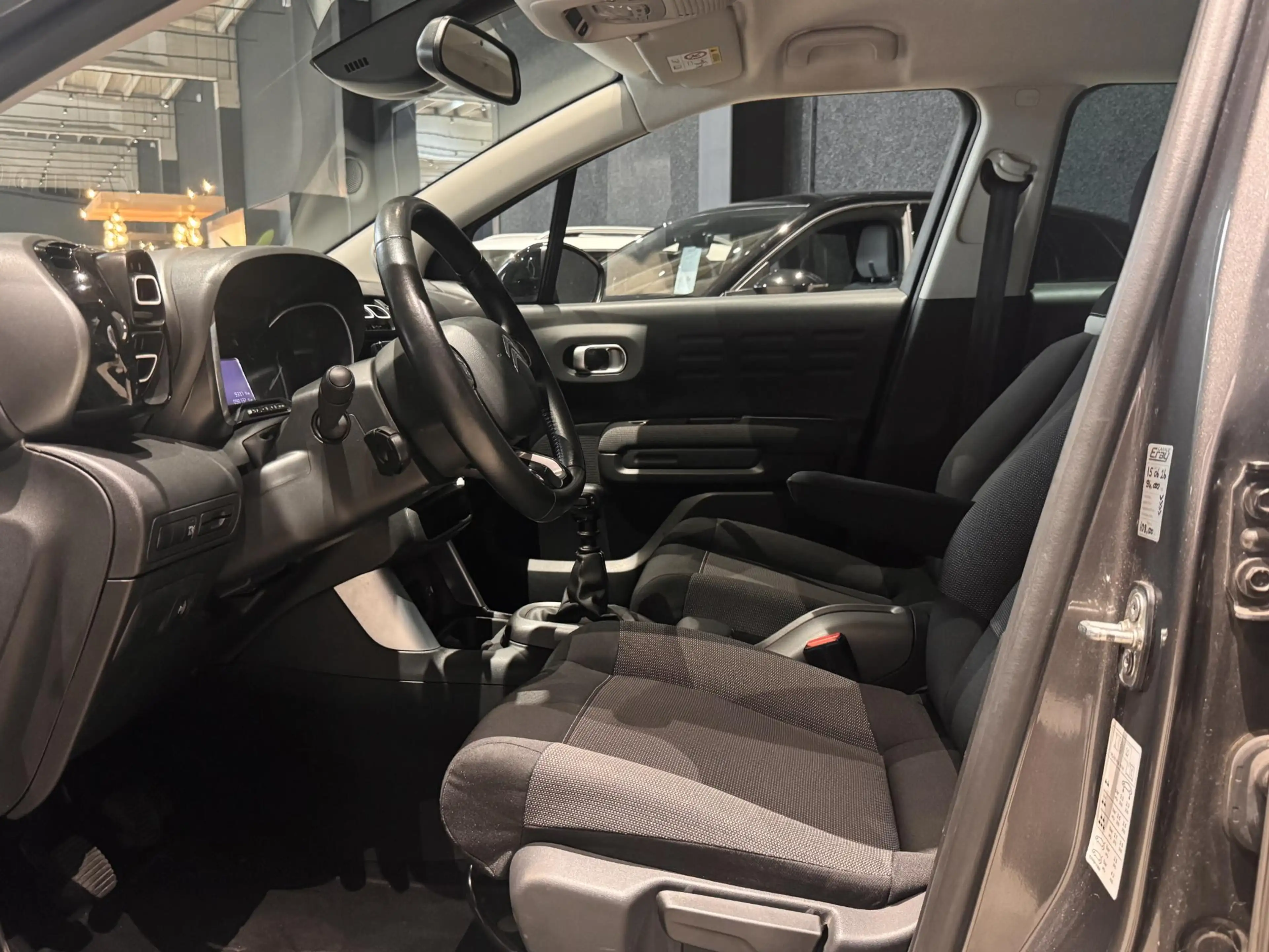 Citroen C3 Aircross 1.2 PureTech 110 S&S MAN6 Live — photo 8